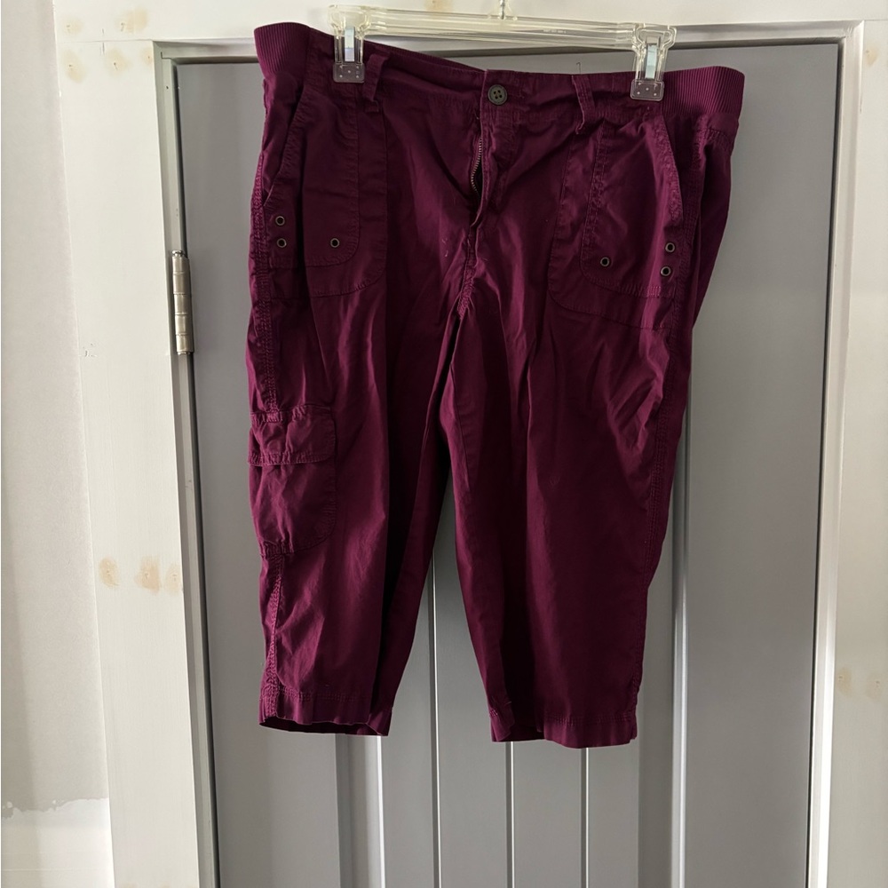 Sonoma Wine-Red Cargo Capri Pants